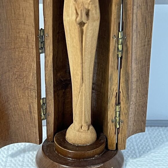 Blessed Virgin Mary Wood Carving 3-D Encased Hinged Capsule Made in Italy - Picture 9 of 17